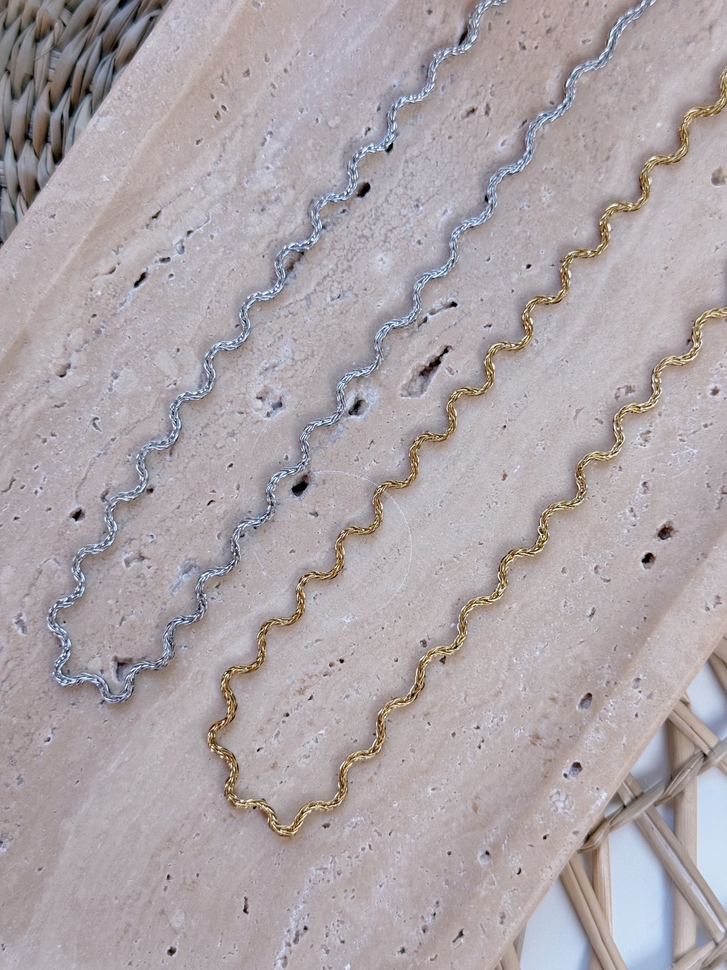 Collana Wave