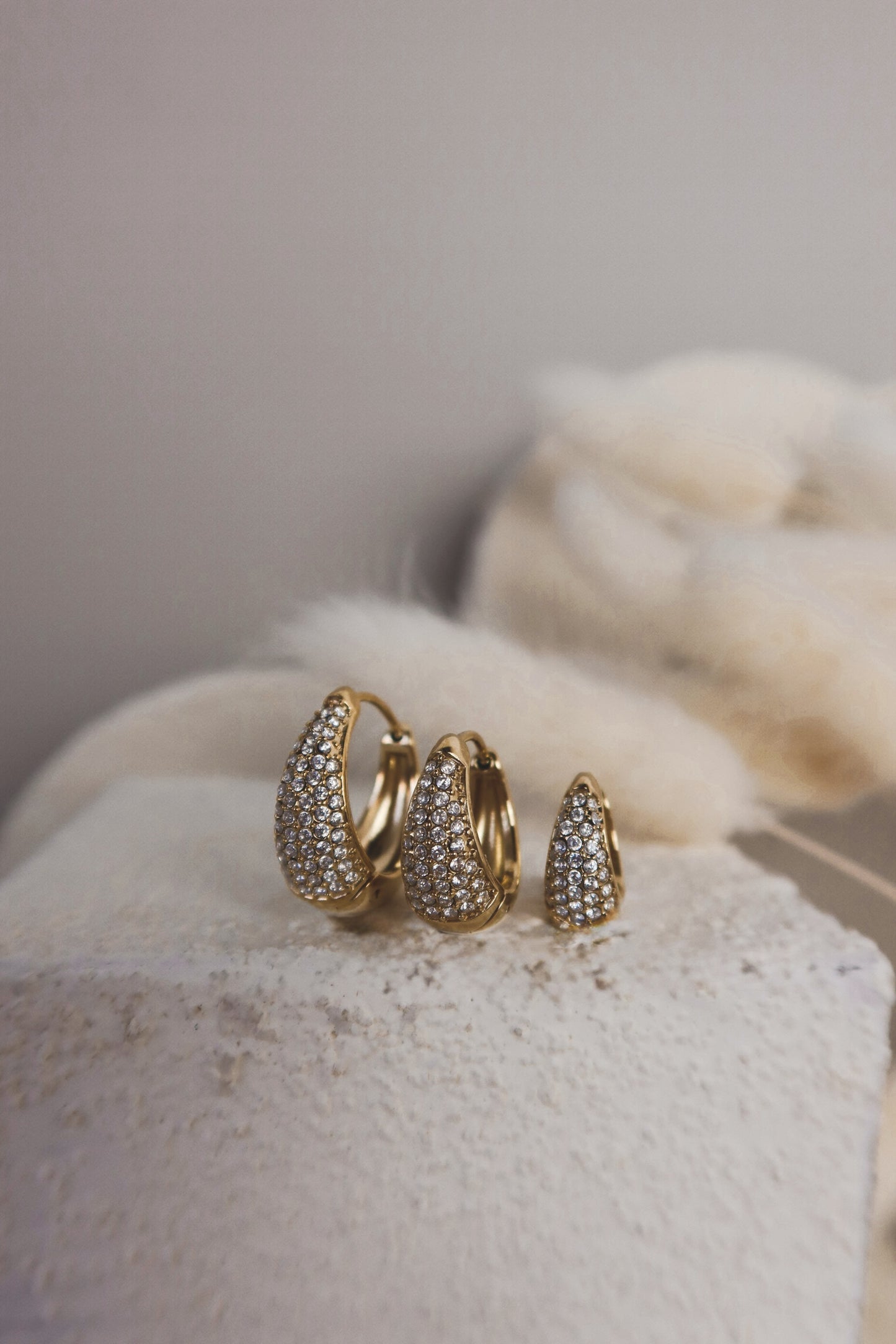 Orecchino Singolo Half Moon Pavè