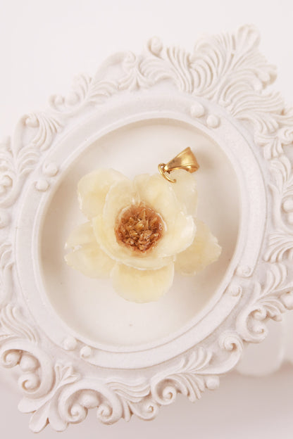 Charm Camelia