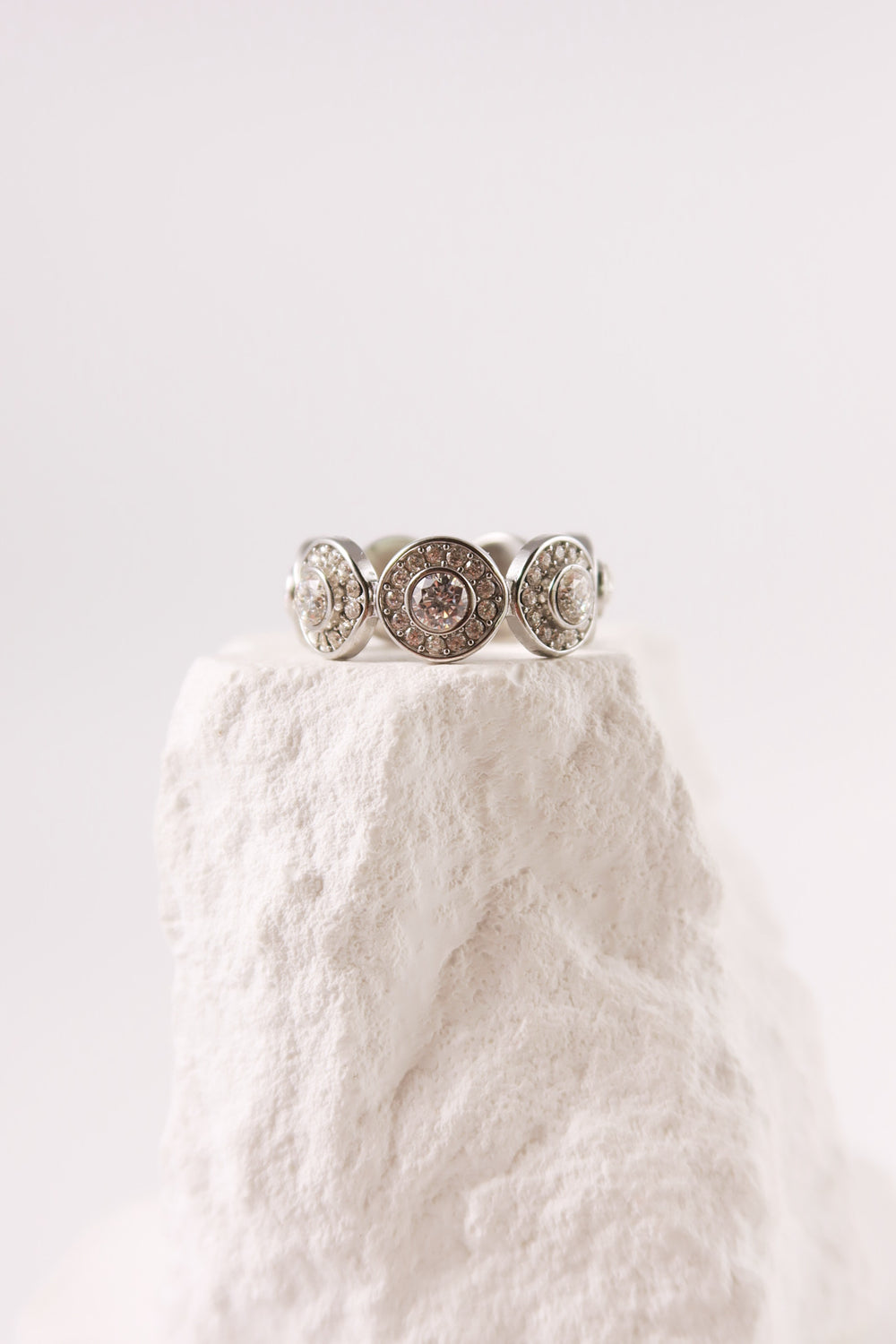 Anello Round-Riviera