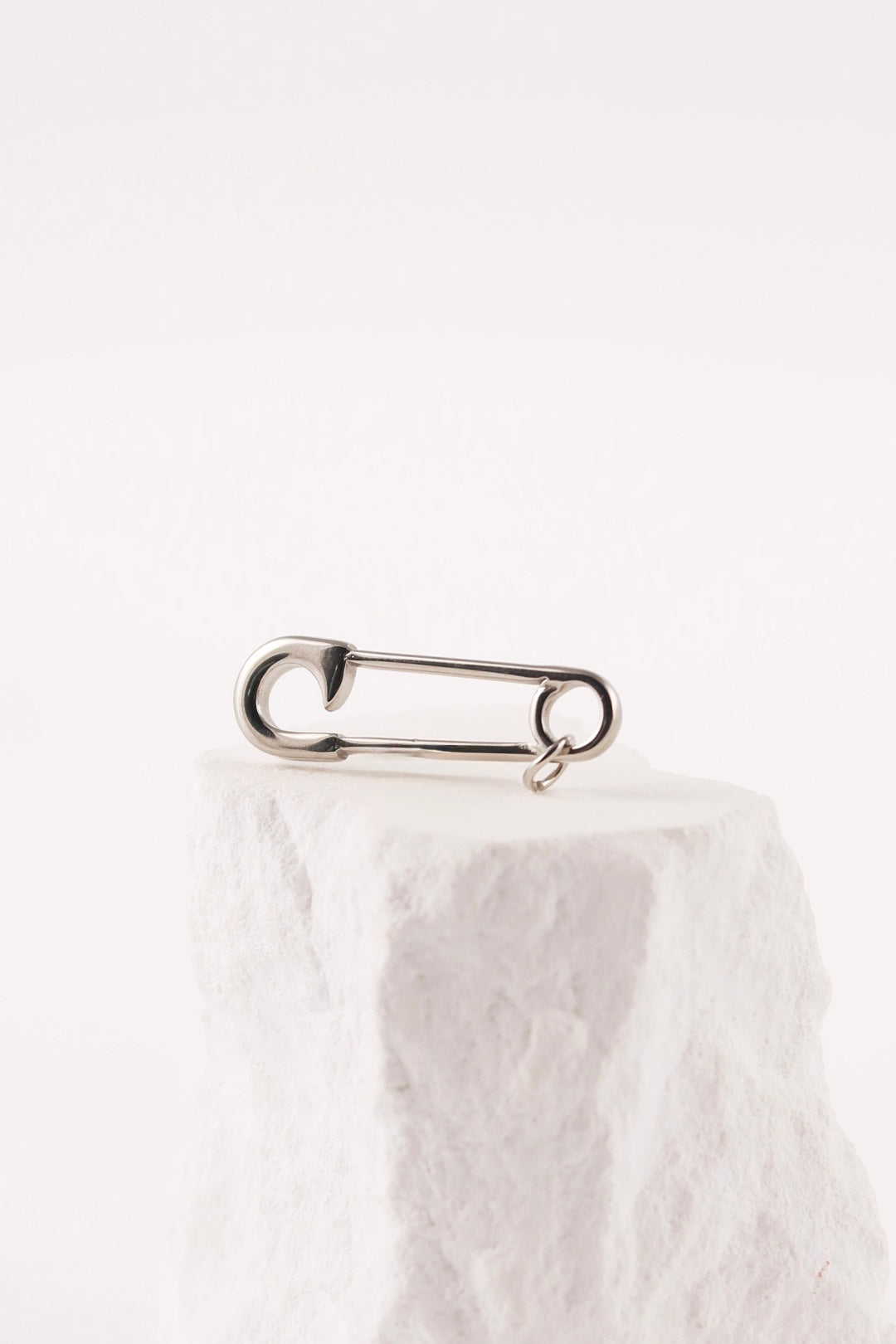 Charm Spilla