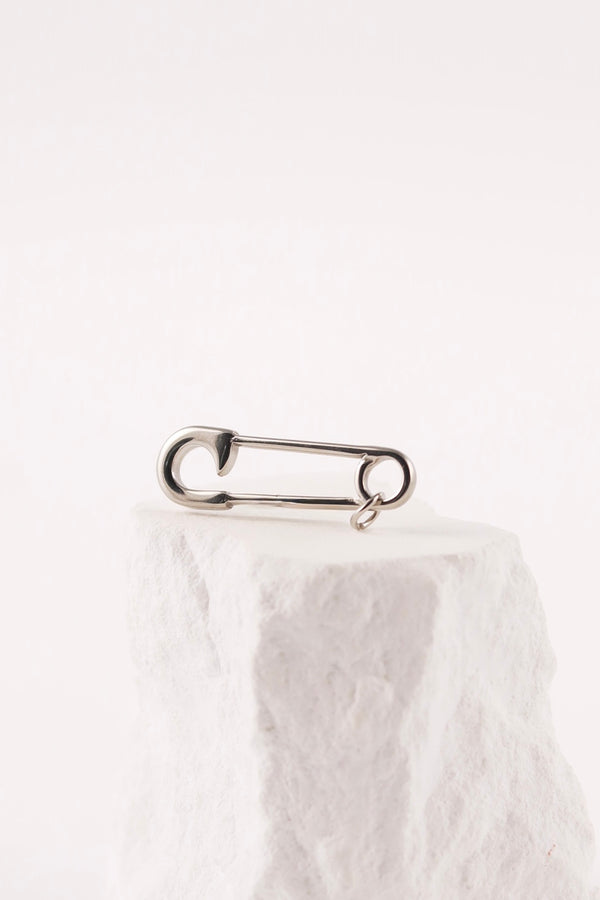 Charm Spilla