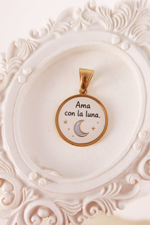Charm ''Ama la Luna''