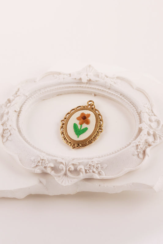 Charm Ricamato Girasole