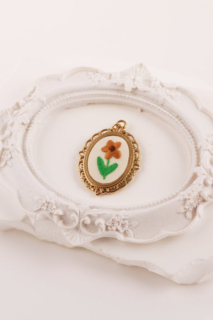 Charm Ricamato Girasole