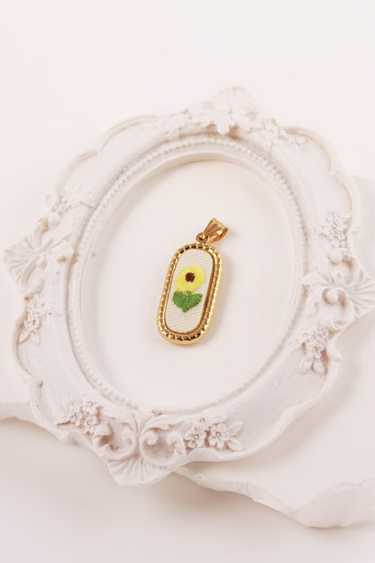 Charm Ricamato Primula
