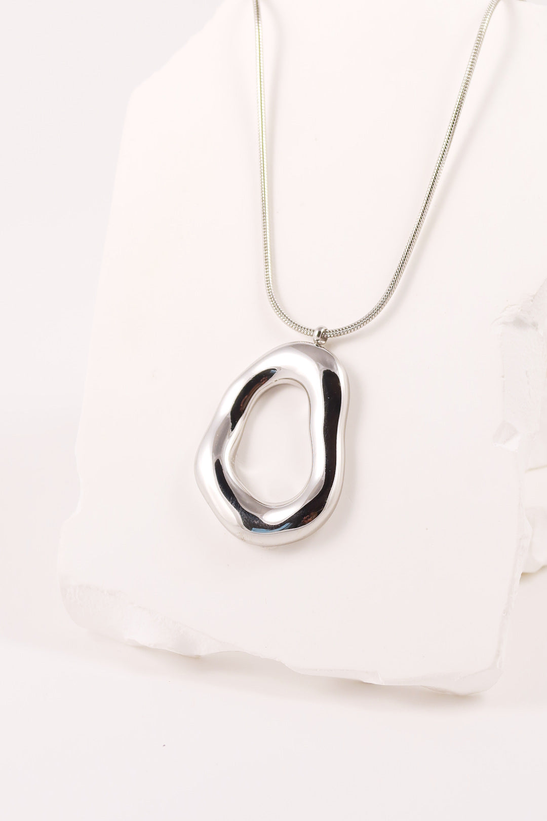 Collana Lunga Bond