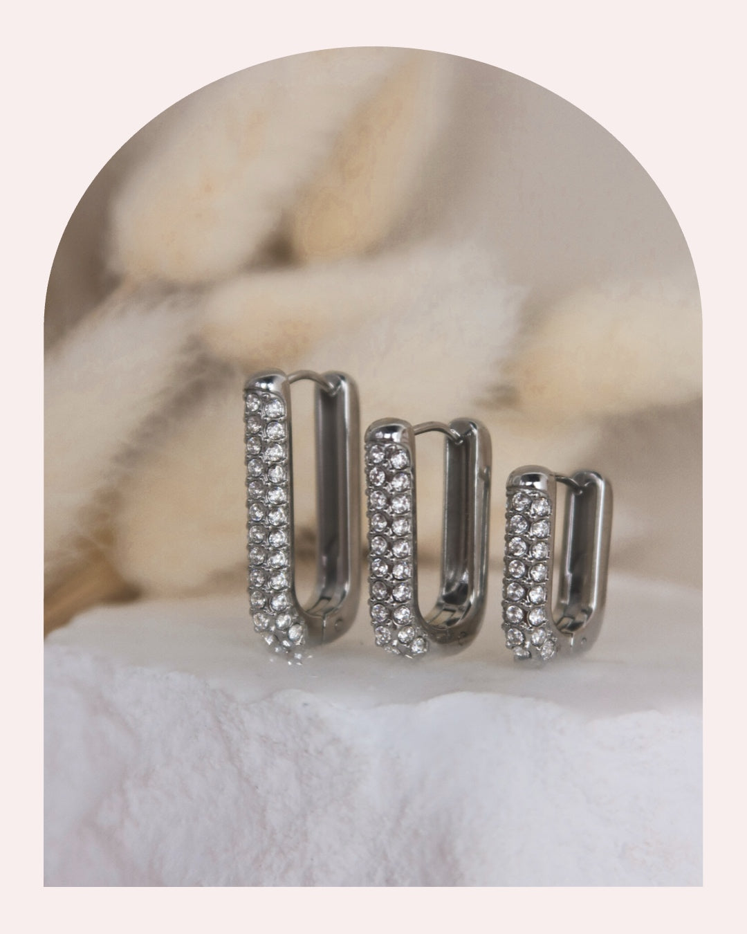 Orecchino Singolo Half Linear Pavè