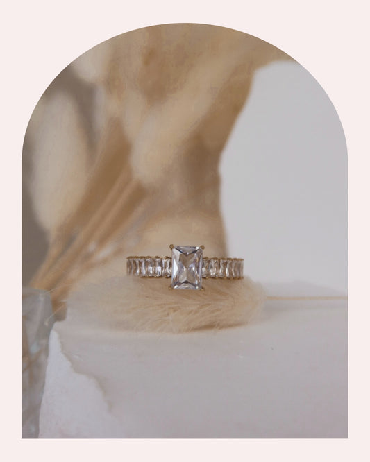 Anello Half Baguette