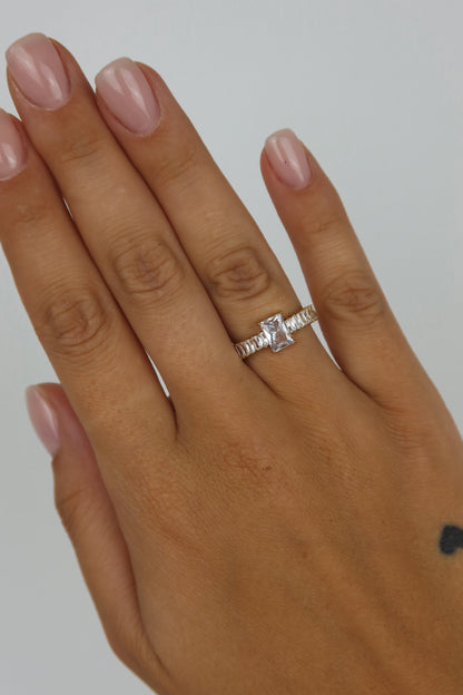 Anello Half Baguette