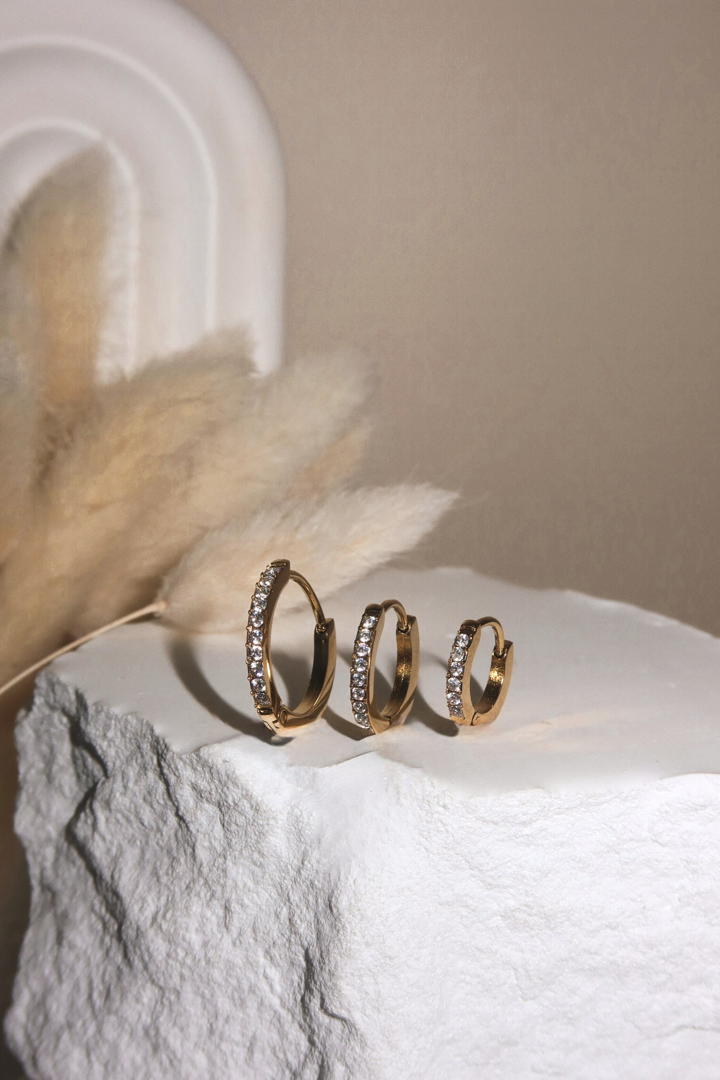 Orecchino Singolo Cerchietto Pavè