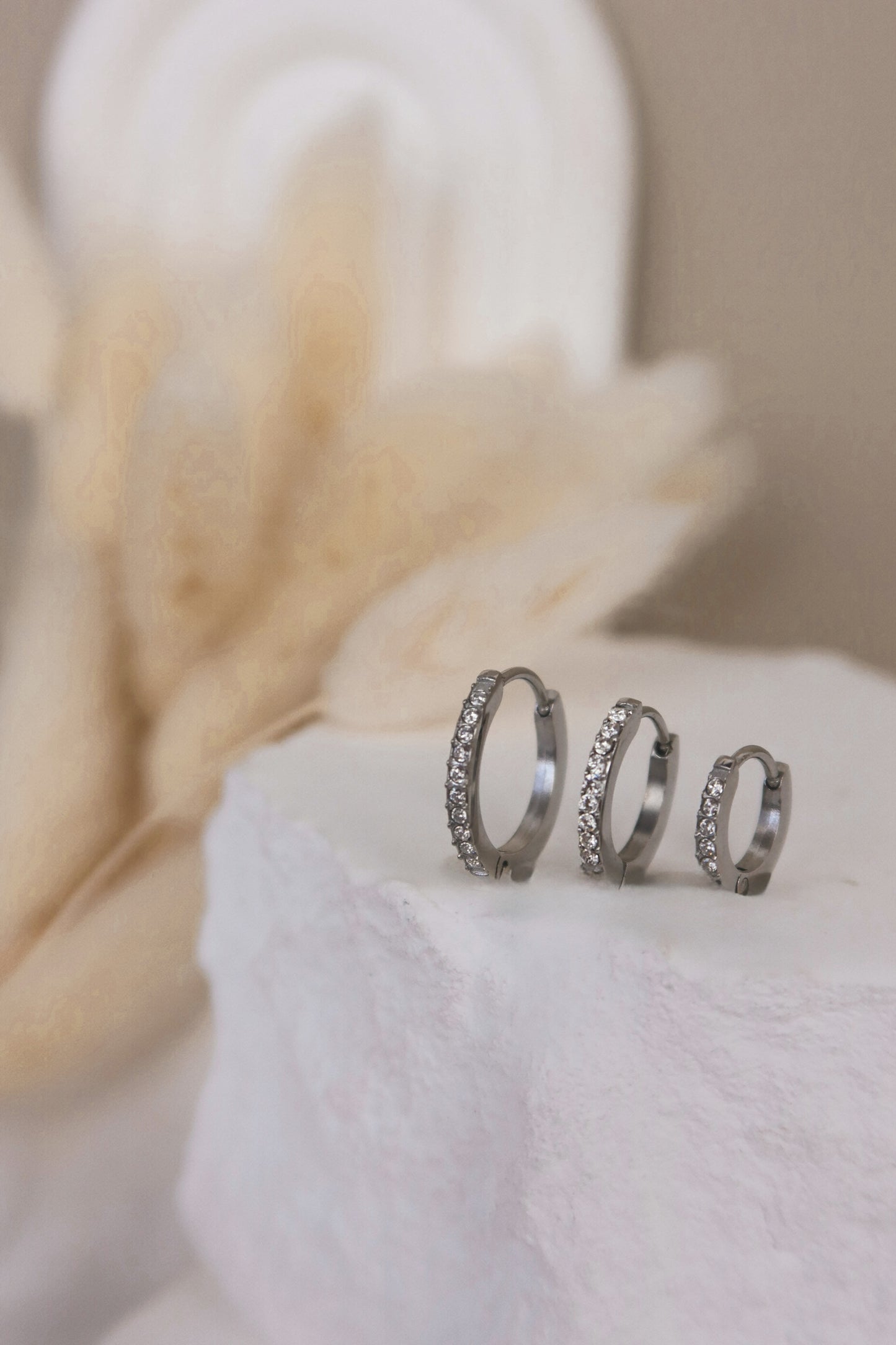 Orecchino Singolo Cerchietto Pavè