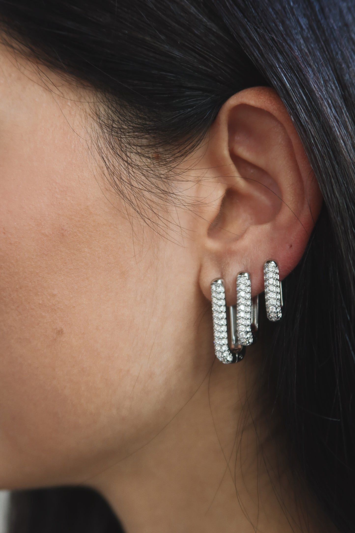 Orecchino Singolo Half Linear Pavè