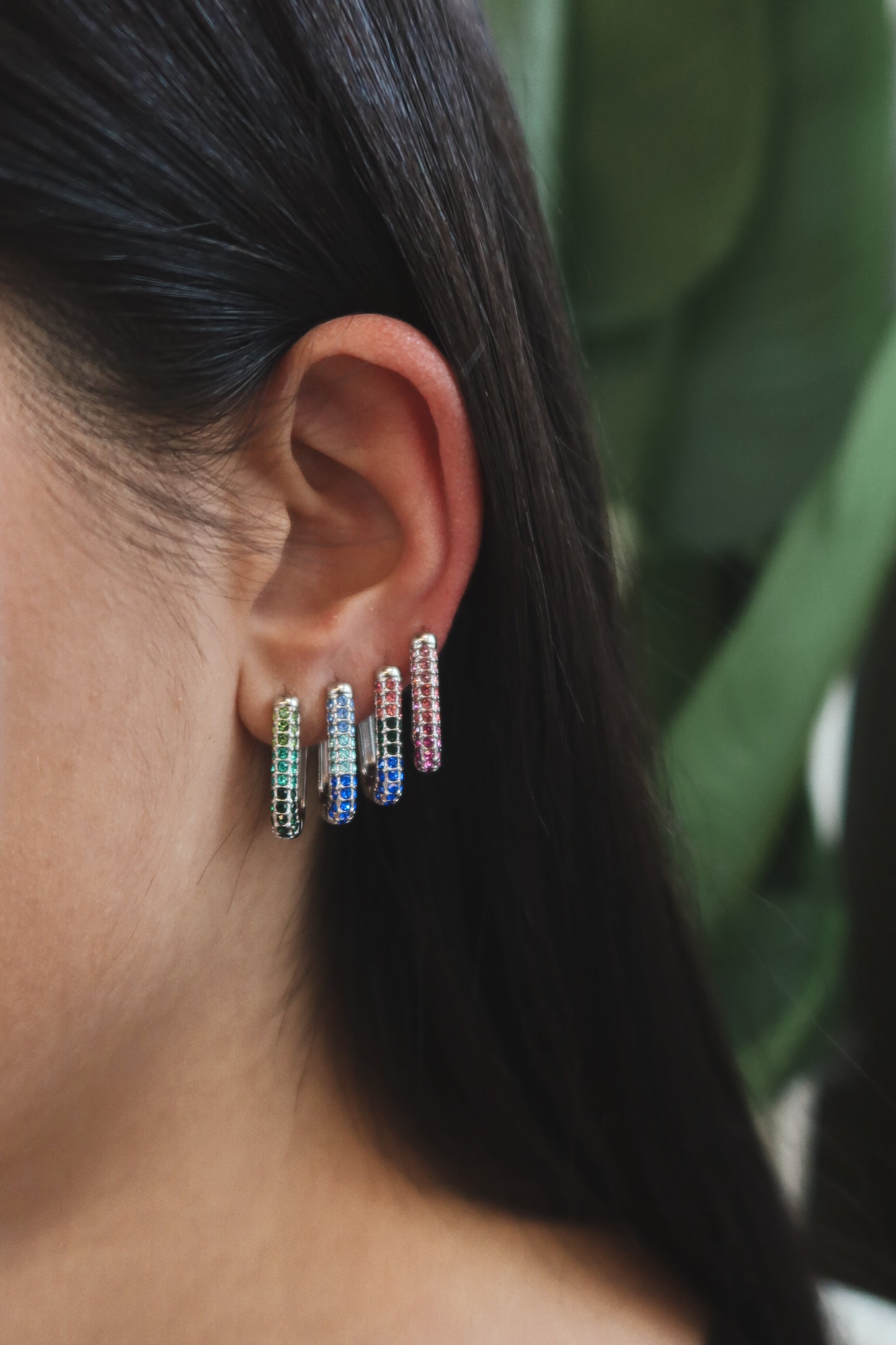 Orecchino Singolo Half Linear Pavè Color